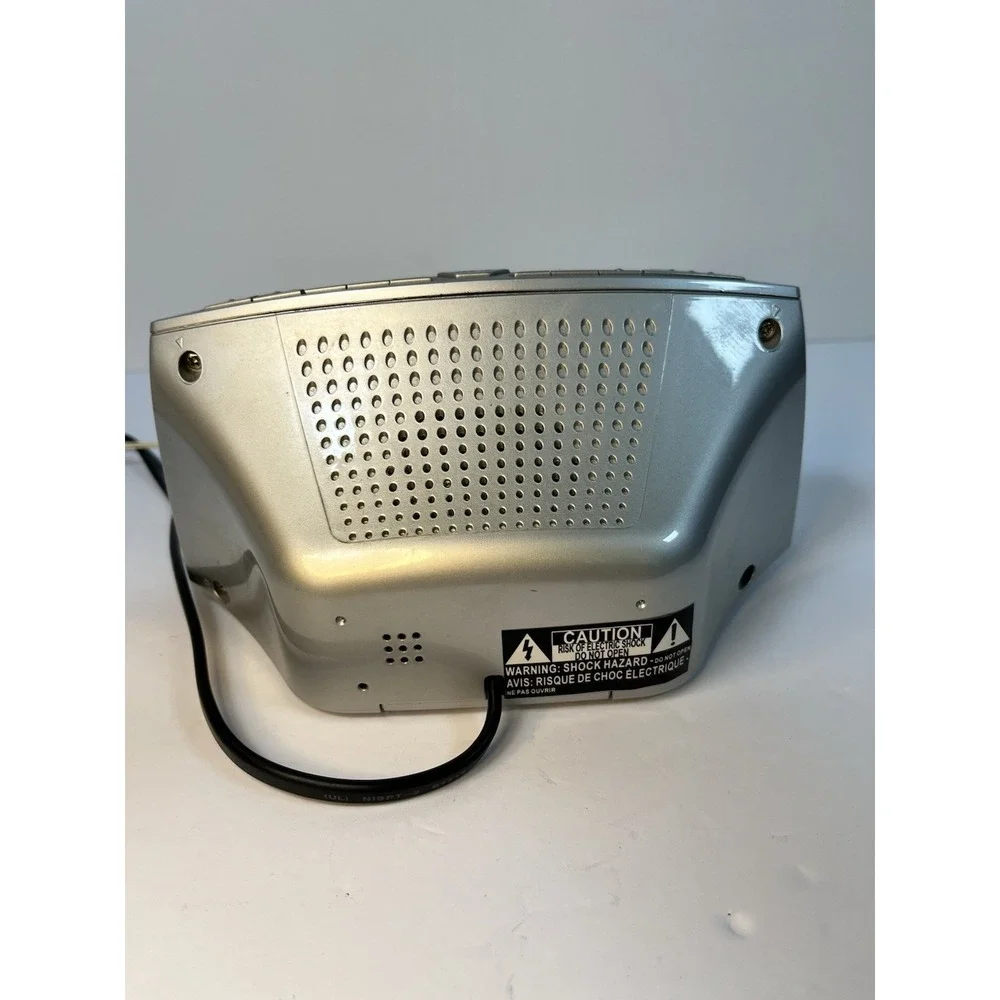 Emerson‎ Research SmartSet Dual Alarm Clock AM/FM Radio CKS5055S